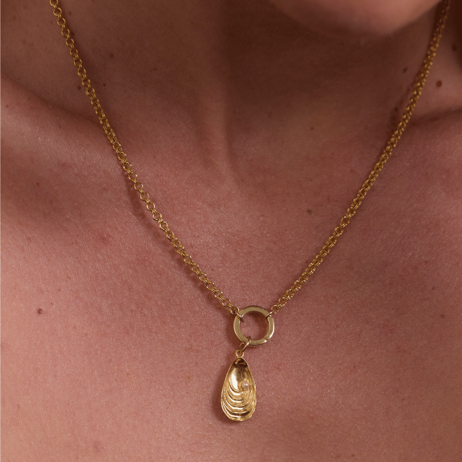 Double Link Rolo Charm Necklace with Round Clasp - Gold