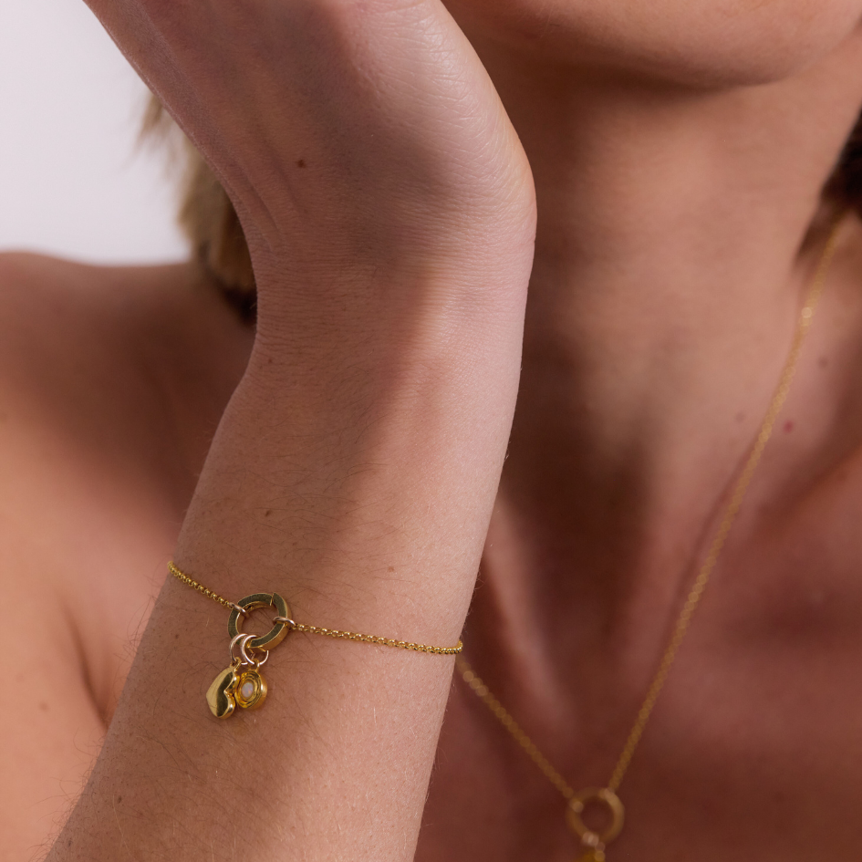 Fine Rolo Charm Bracelet with Round Push Clasp - Gold