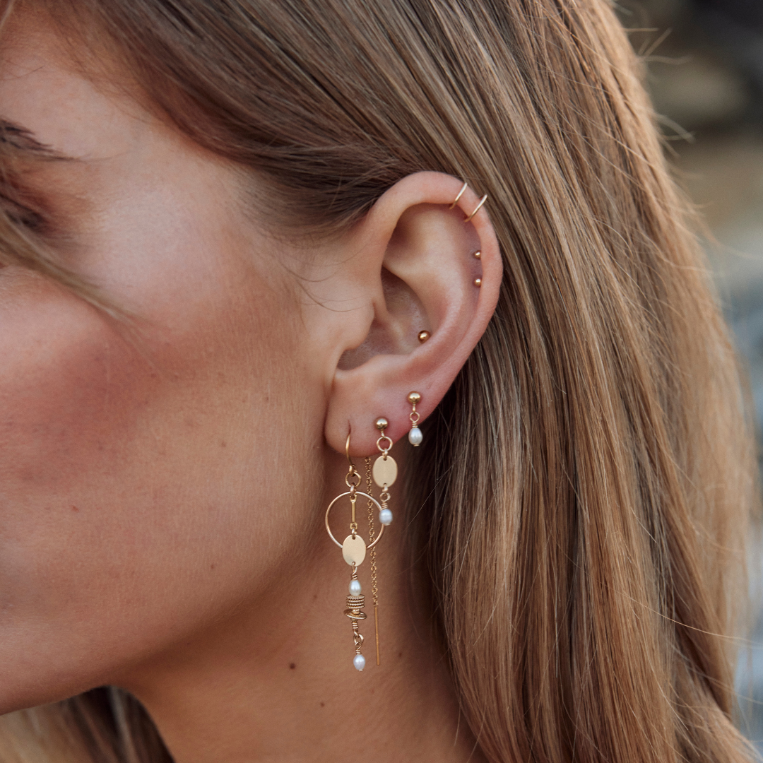 Noa Freshwater Pearl Earrings - Gold