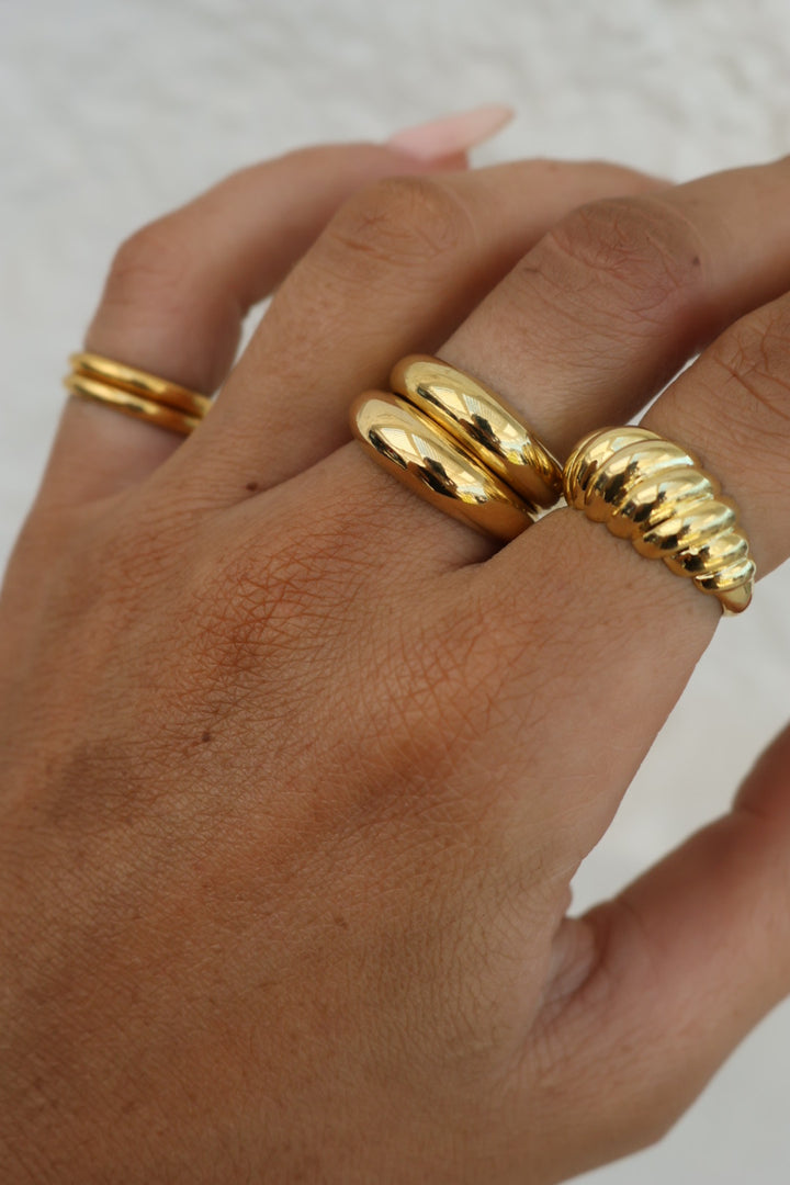Croissant Ring - Gold