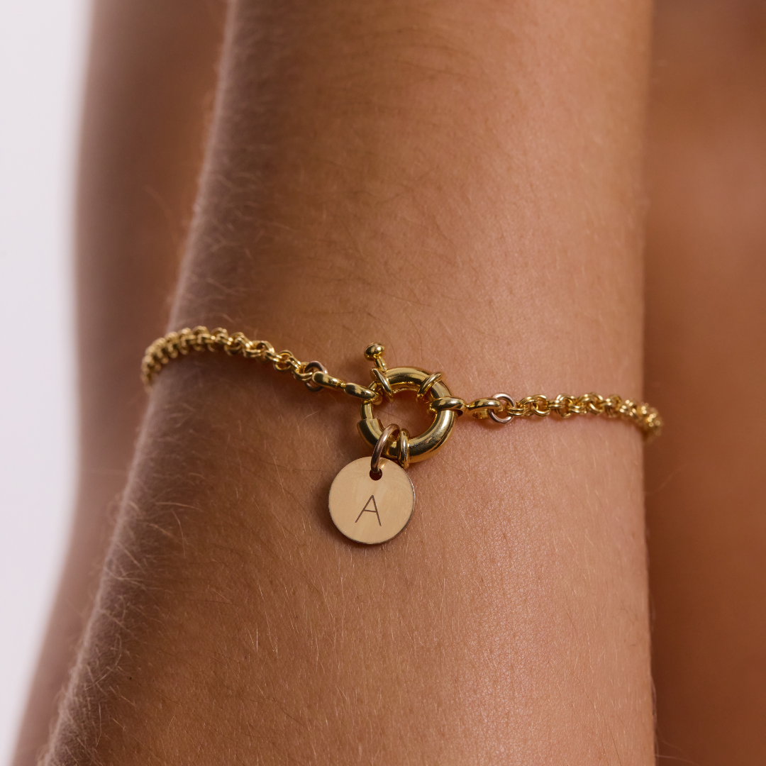 Engravable Clasp Bracelet - Gold