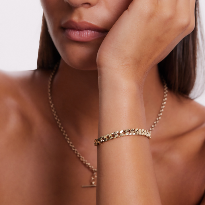 Curb Chain Bracelet - Solid Gold