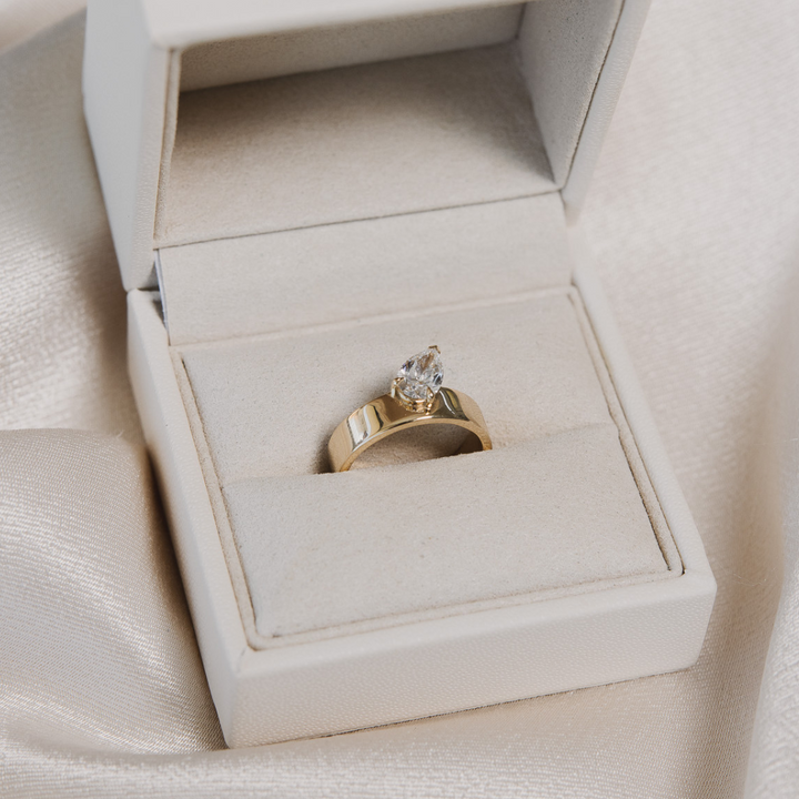 Esme Ring - Yellow Gold