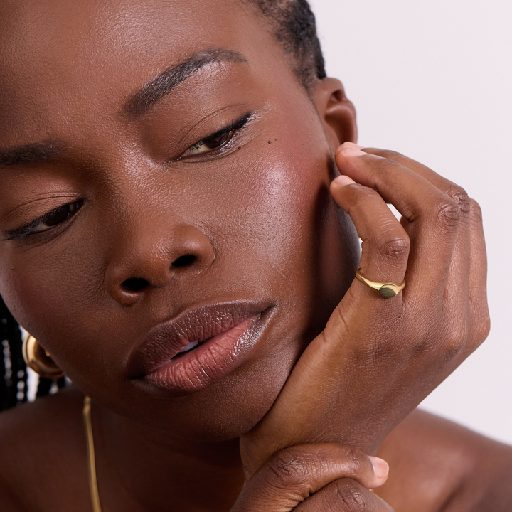 Petite Oval Signet Ring - Gold