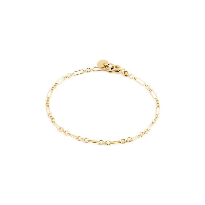 A gold-filled link chain bracelet with a clasp closure. Made in gold-filled