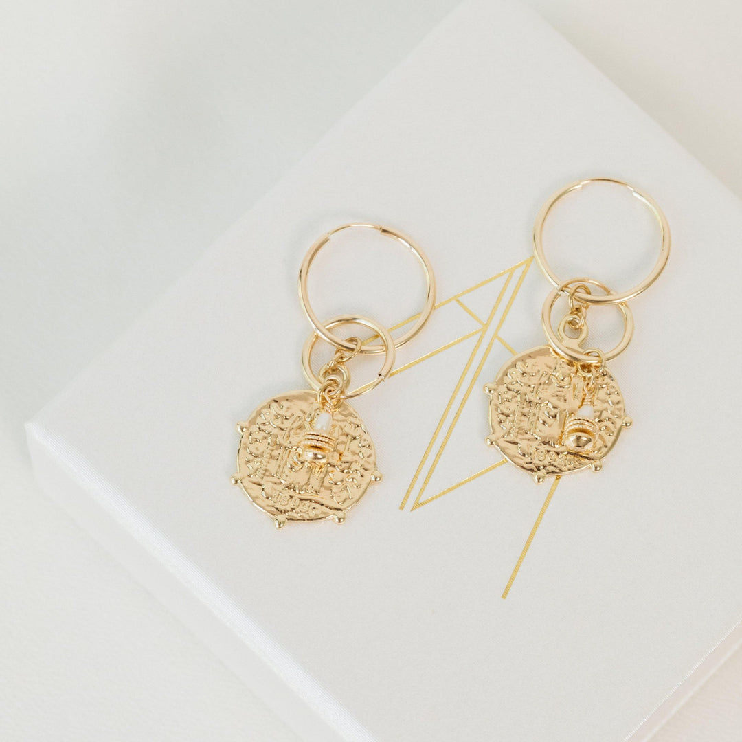 Argo Freshwater Pearl Earrings - Gold