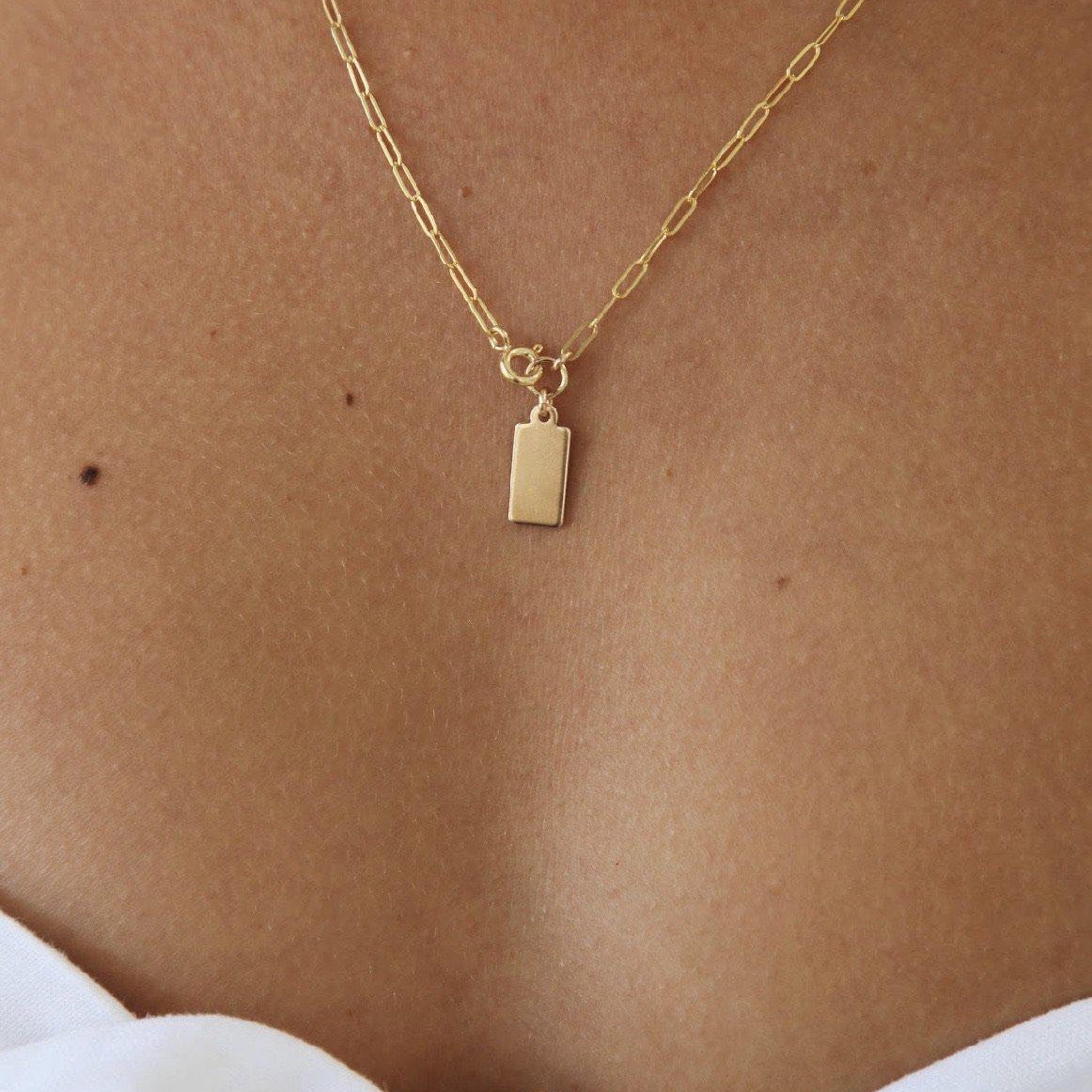 Tag clearance necklace gold